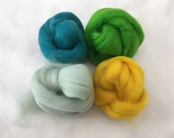 Corriedale Mix- 50+g, Greens/Yellow
