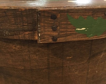 NEW ENGLAND pantry or storage box PRIMITIVE 100+ years old large
