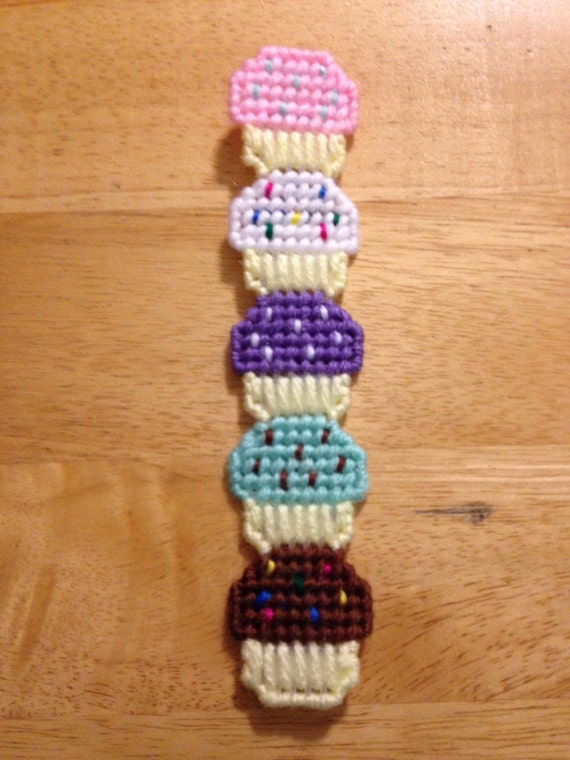 Cupcakes Bookmark plastic canvas needlepoint item book