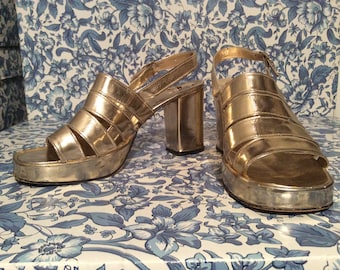 Stunning vintage golden platform shoes/slingbacks in gold/party,prom,wedding