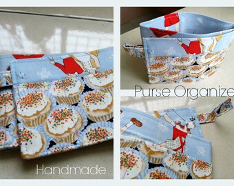 20 inch / 6 pockets Purse / Bag Organizer Insert - (small) Vintage girls / boys and cupcake print fabric