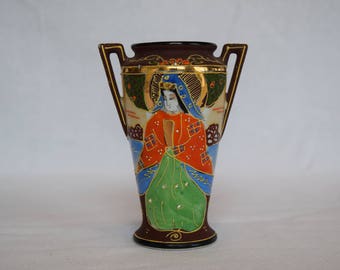 Satsuma Moriage Vase