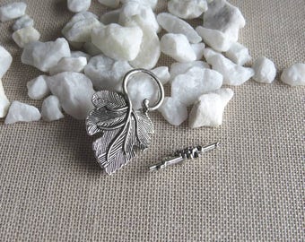 Vine Leaf pretty toggle clasp