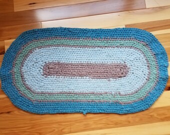 Toothbrush rug ~ Rag rug ~ turquois and gray ~ oval