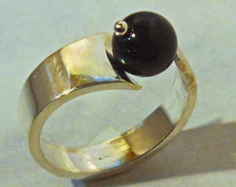 Ring from 925 sterling silver and Onyx ball