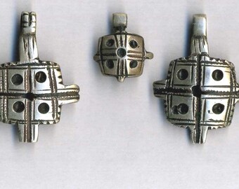 Morocco - Old Berber (9) silver beads for necklace