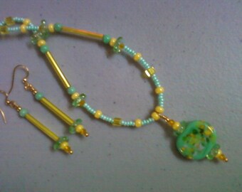 Minty Green and Yellow Necklace and Earrings (0214)