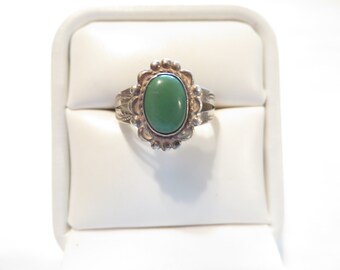 Vintage Native American Sterling Silver Green Turquoise Ring