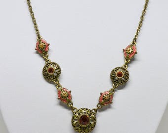 Lovely brass tone necklace
