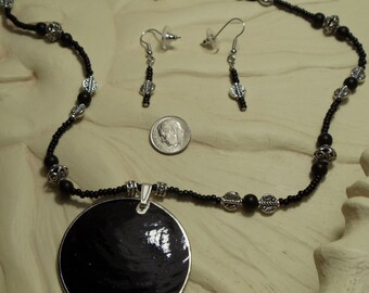 19" Black and Silver Necklace with Black Pendant, Magnetic Closure and Earrings, Necklace, Black, Pendant, Magnetic