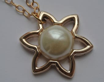 Golden Sun and White Pearl chain