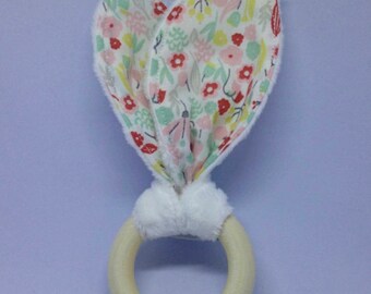 Rattle "Bunny" to ease the pain with sweetness!