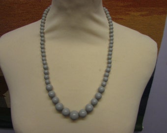 1960s pale grey graduated round bead necklace