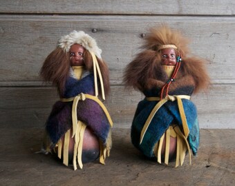 vintage Native American collectible / native figurines / trading post souvenir