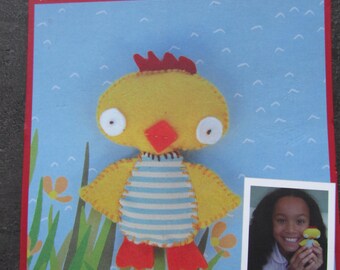The yellow chick - 6-12 Keyring sewing kit