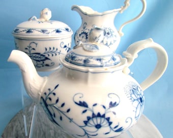 Meissen Germany Blue Onion Tea Set With Rose Bud Knob