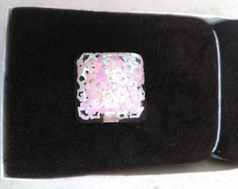 This ring unique molded resin