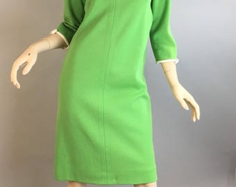 Vintage Grass Green 60s Dress// Vintage Mod Dress// 60s Mod Shift Dress (F1)