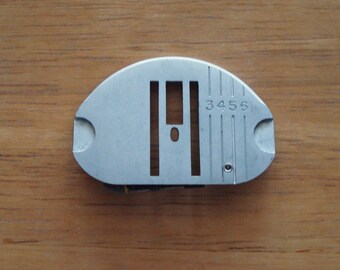 Vintage SINGER Sewing Machine Model 638 Needle Plate.