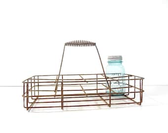 Vintage Metal Wire Milk Bottle Carrier / Metal Wire Oil Bottle Holder Basket / Rustic Industrial Storage