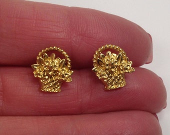 Avon Vintage Flower Basket Pierced Earrings