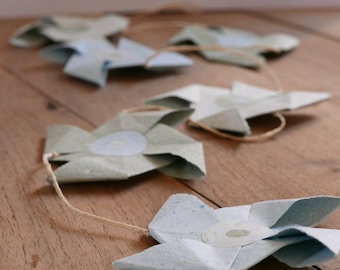 Garland of mills in paper - blue/green