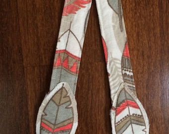 Reach Straps: Feathers (Willow) fabric with feather decorations