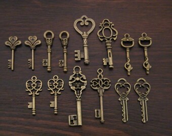 Keys to the Castle - Skeleton Keys - 28 Antique Bronze Brass Skeleton Key Charms Vintage Key Pendants Old Style Skeleton Key Set