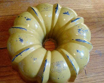 Vintage Aluminum Bundt Pan