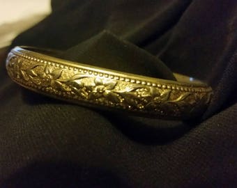 Vintage Whiting & Davis Bracelet: Gold Tone, Floral Design Bangle Bracelet