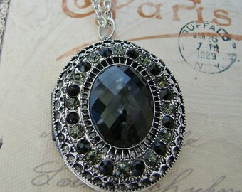 Oval Silver Locket Birthday Gift Sister Necklace Wedding Bride Bridesmaids Mother Sister Anniversary Gift Daughter Photo Pictures - Natasha