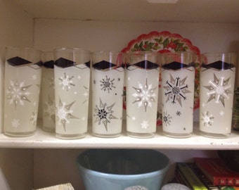 Vintage 1960s Mad Men set of 7 snowflake drinking glasses