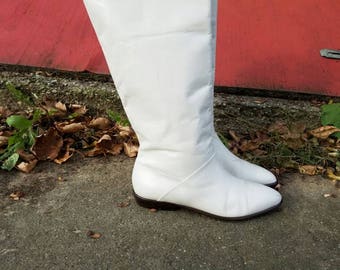 Vintage White Leather Boots