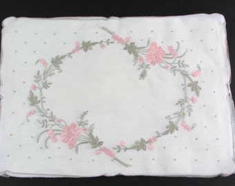 1940s Embroidered Linen Placemats (8) and Napkins (10)