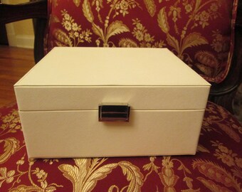 Jewelry box, jewelry storage, tabletop jewelry box, jewelry organizer, jewelry holder, jewelry chest