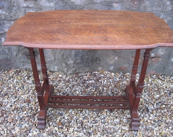 Vintage Oak Arts and Crafts Table