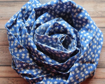 Buds of May camera scarf strap