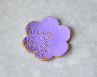 Ring holder - Wedding gift - Bridal shower gift - Birthday Gift for women - Jewelry dish - Purple polymer clay ring dish - Trinket dish