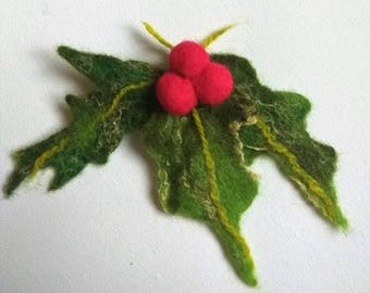 Felt Holly brooch pin handmade Christmas red Flower Brooch pin felted wool brooch, holly berries brooch Christmas gift
