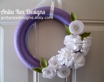 Spring Yarn Wreath, Purple Wreath, Spring Wreath, Lavender and White Felt Flowers, Spring Wreath, Easter Wreath