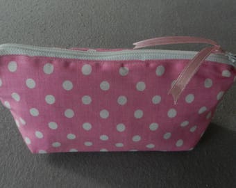Cosmetic case with zipper