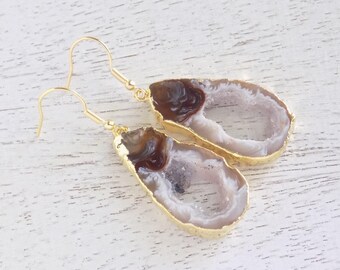 Geode Earrings Gold, Natural Geode Earrings, Beige Druzy Earrings, Geode Slice Earrings, Dangle Clip-ons, Christmas Gift for Her, G5-193