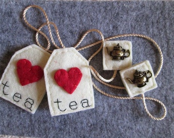 Bookmark tea bag made of felt with red heart and bronze Teapot pendant-gift for readers