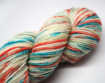 Crested Base: "Dustin" 100% Superwash Merino Yarn, Worsted Weight