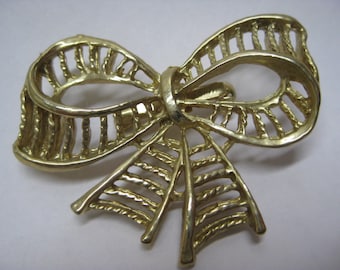 Bow Gold Brooch Vintage Pin