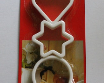 Set of 3 x Plastic Cookie Cutters LOVE Heart STAR CIRCLE