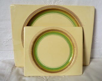 1930s Art Deco Clarice Cliff Bizarre 'The Biarritz' Banded Pattern 10" Lunch Dessert and 7" Side Plates