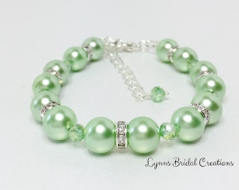 Mint Green Bracelet Wedding Bracelet Shell Pearl Jewelry Bridesmaid Bracelet Mother of the Bride Gift Mint Green Pearl Crystal Bracelet