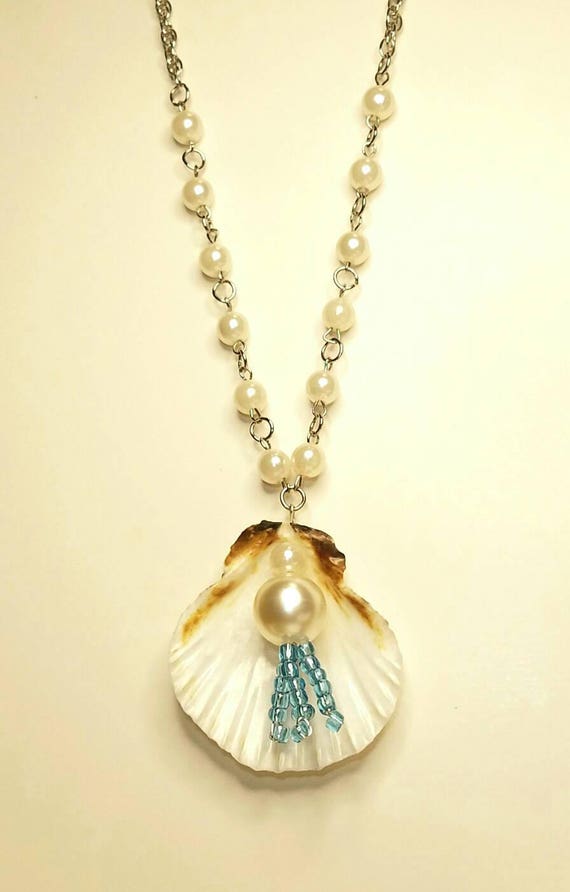 Items similar to Seashell Pendant necklace, Clam shell pendant, Pearl
