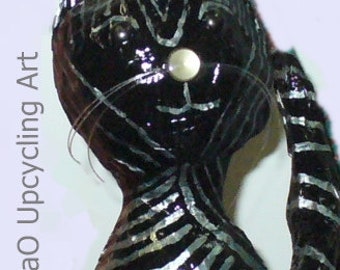 Papier mâché cat « Hans »